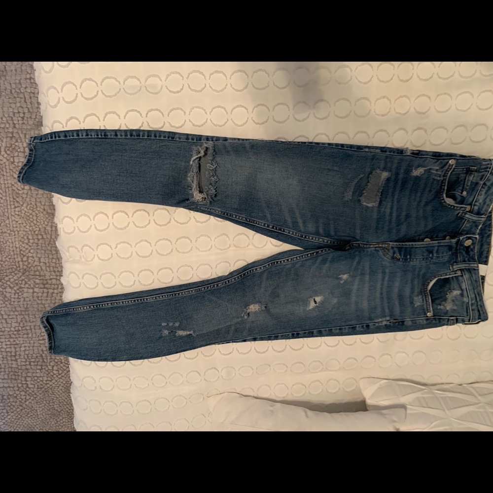 High waisted distressed Jeans